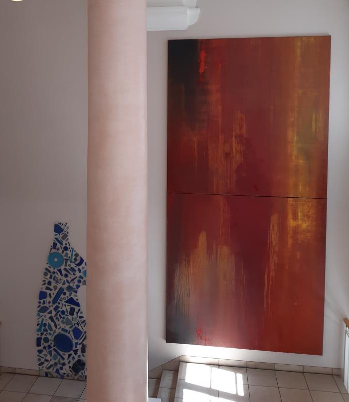 Red Rain im Treppenaufgang zur MEHR-WERT-Ausstellung
